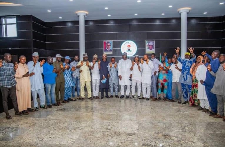 Kwara Governor pledges inclusion, fair treatment as PDP chieftains, members join APC