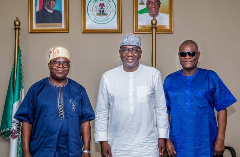 2023: Kwara PDP suffers huge setback as stakeholders, supporters defect to APC