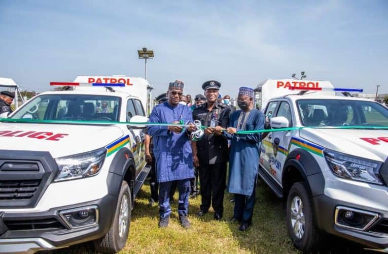 AbdulRazaq restates commitment to security as Kwara donates new patrol vehicles