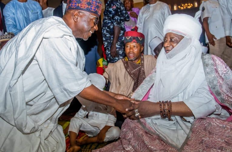 Governor AbdulRazaq celebrates Emir of ilorin at 83