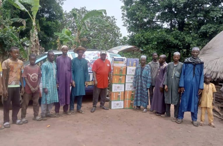 Empowering Farmers 2025: Agbeku Farmers Recieves Chemicals, Sprayers from MOK Foundation