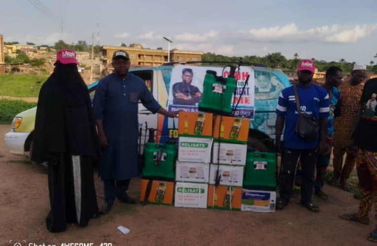 Empowering Farmers 2025: Irepodun LG, MOK Foundation Distributes Chemicals, Tools to Farmers in Ajengbe community