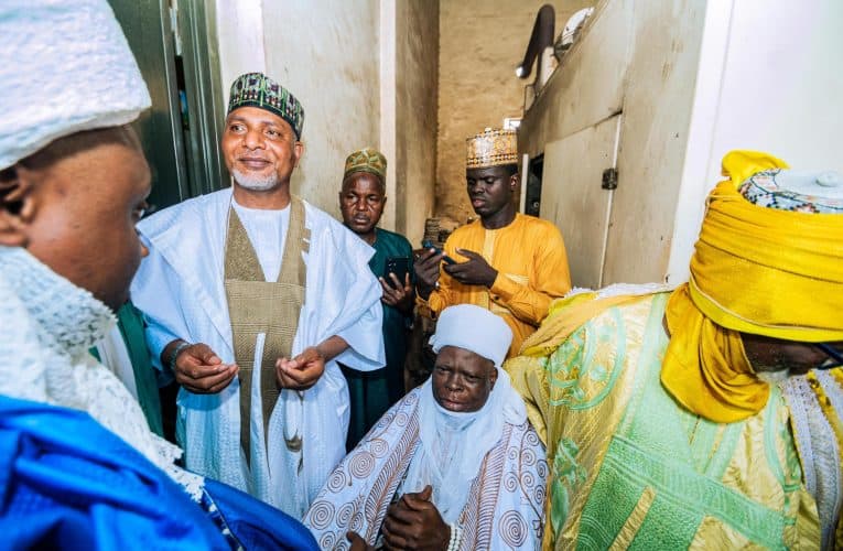Chief Imam Praises Senator Mustapha as Multi-million Naira Solar System Installed at Ilorin Central Mosque
