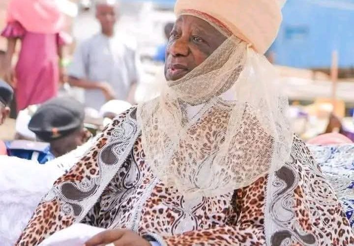 Araba Femi Saani Felicitates Emir of Ilorin at 86, Prays for continued peace and wisdom